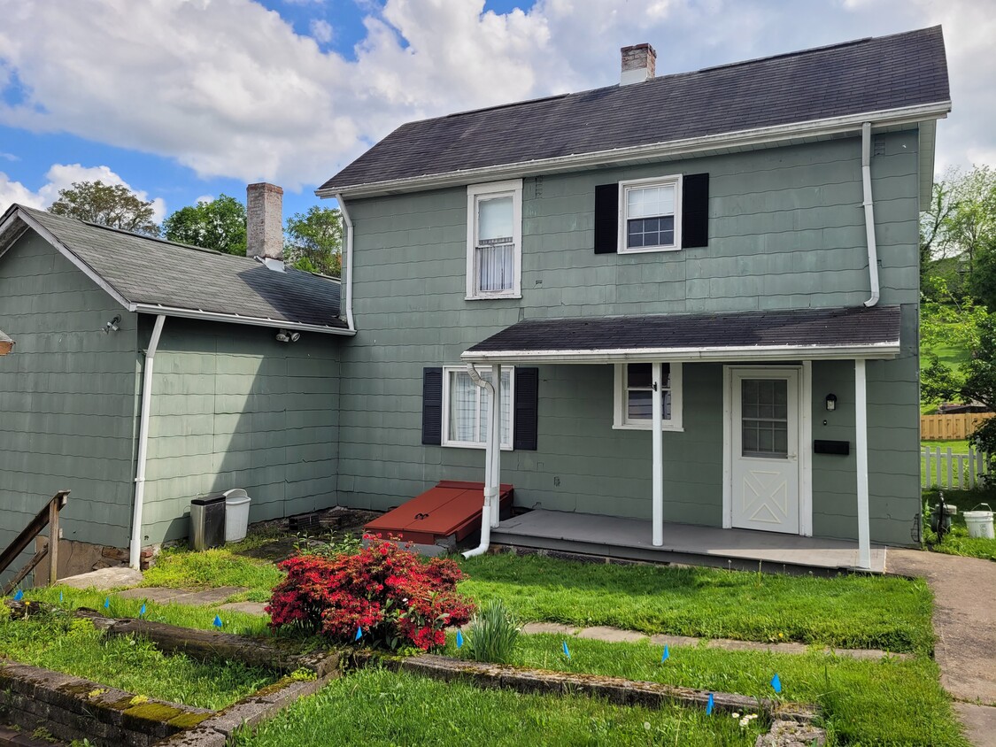 Primary Photo - 807 Oak St