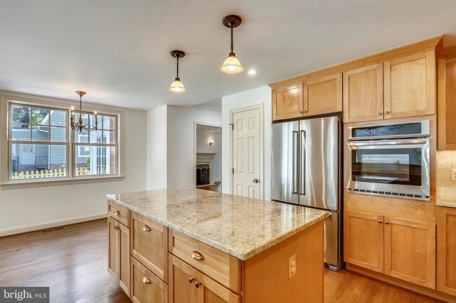 Building Photo - 8911 Kensington Pkwy