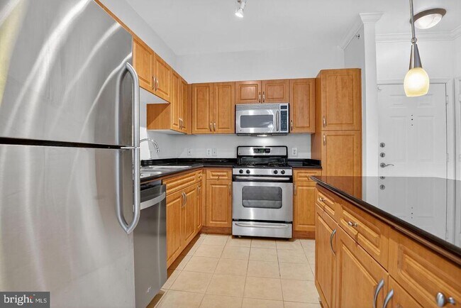 Building Photo - 12945 Centre Park Cir