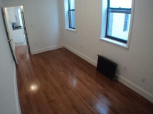Foto del edificio - 81 E 3rd St
