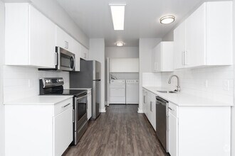 Interior Photo - 5819 Glisan