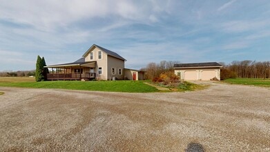 Building Photo - 924 Lattimer Rd W