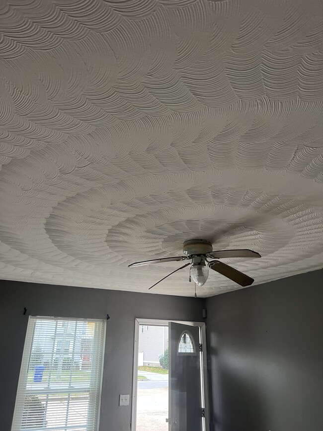 Building Photo - 222 W 34th St