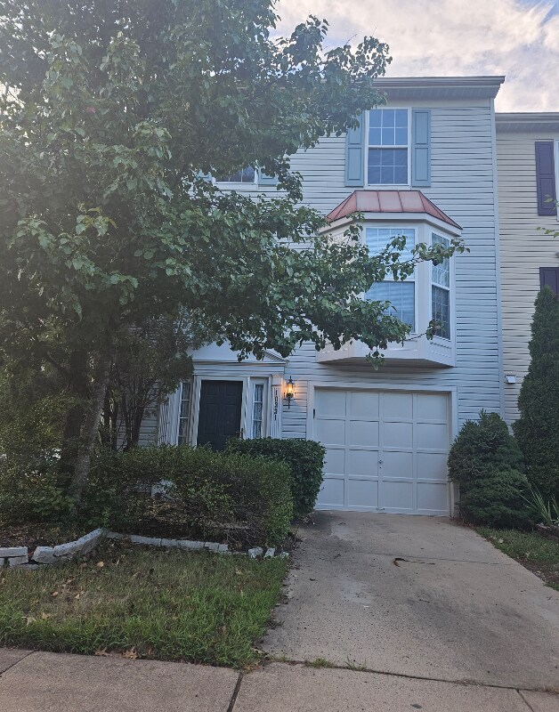 Foto principal - 10331 Gent Ct