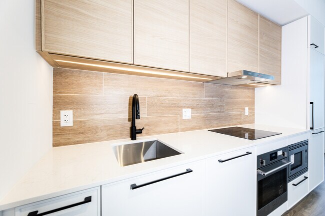 Building Photo - 1050 Eastern Ave