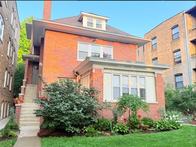 Building Photo - 935 Forest Ave