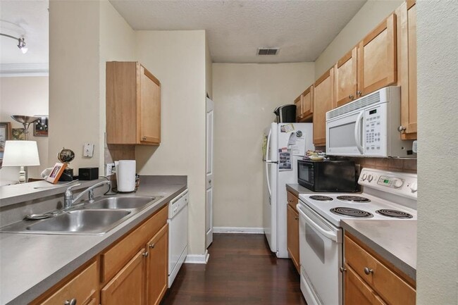 Building Photo - 4207 S Dale Mabry Hwy