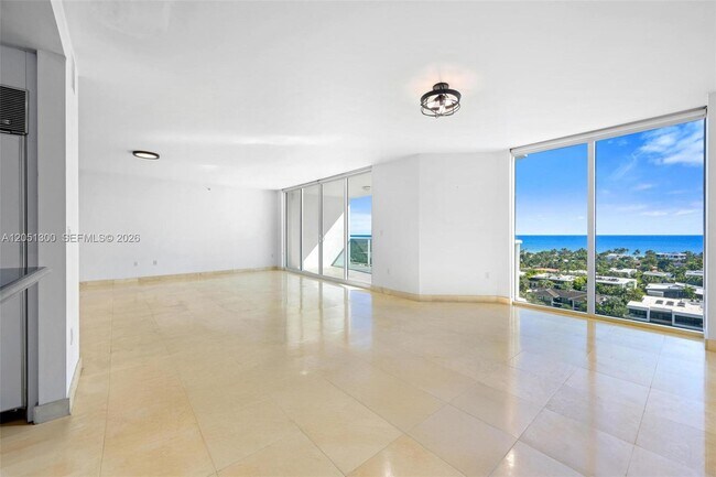 Foto del edificio - 20201 E Country Club Dr