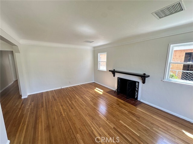 Foto del edificio - 1070 E Broadway