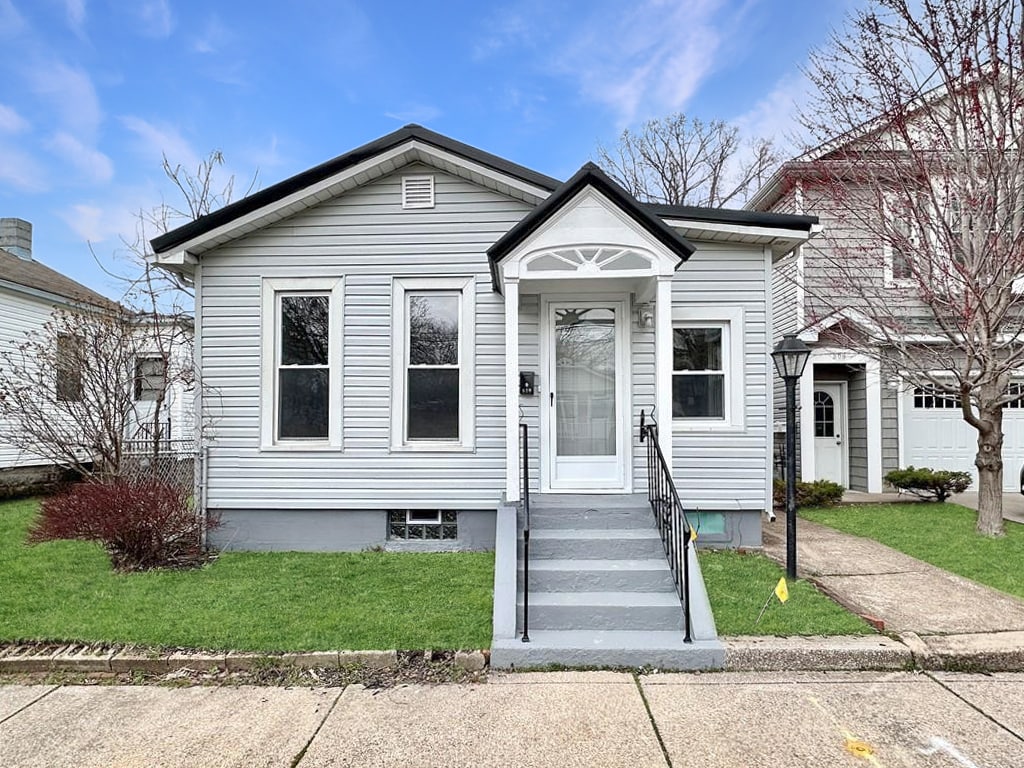 Primary Photo - 810 W 2nd St