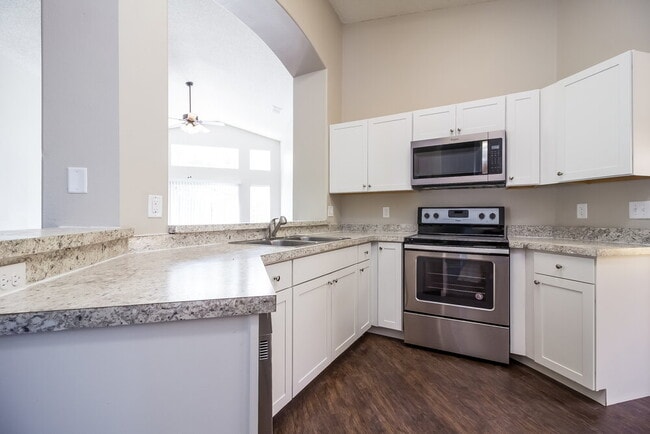 Building Photo - 4240 Forest Island Dr