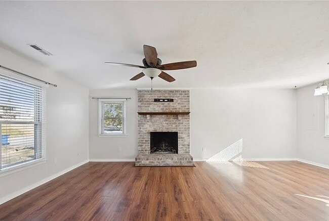 Building Photo - 6295 Banshire Dr