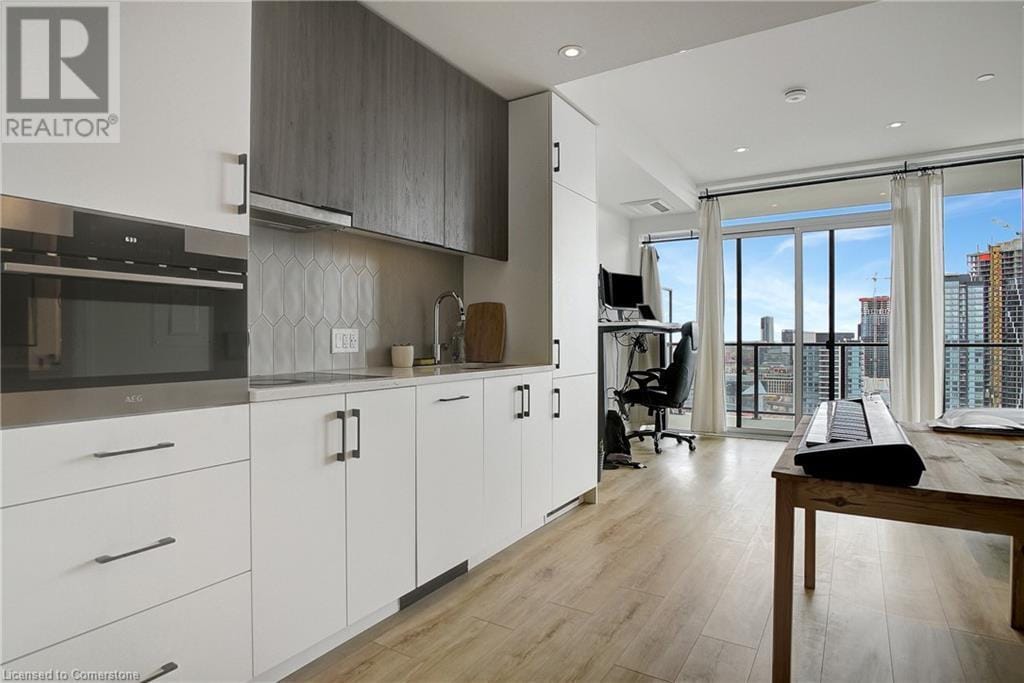 Photo principale - 741 King St W