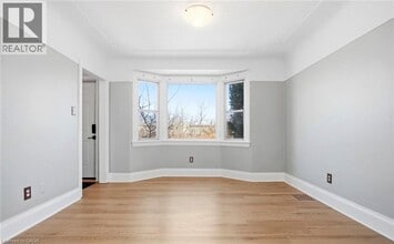 Building Photo - 542 Walmer Rd