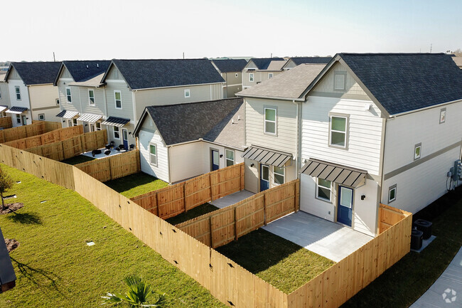 Building Photo - Country Lane Townhomes