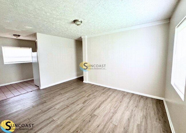 Building Photo - Fenced 4 Bedroom in South Jax!