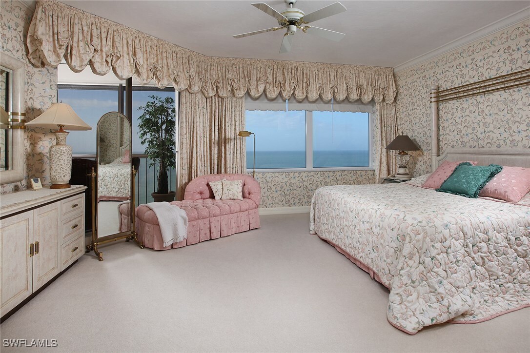 Foto principal - 8171 Bay Colony Dr