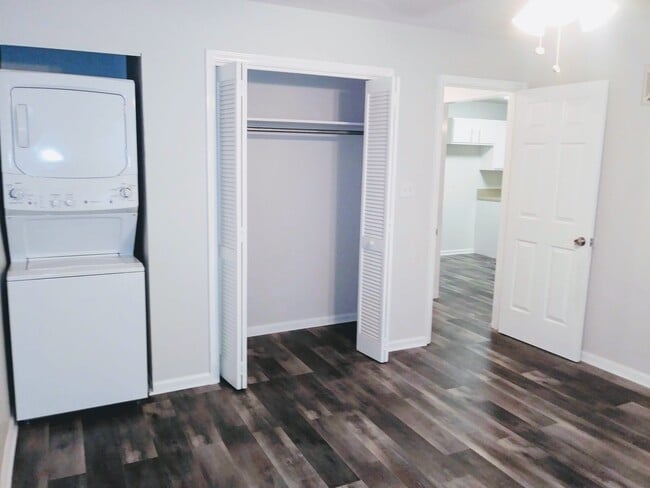 Washer/Dryer in unit - 109 Stroupe Rd