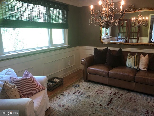 Foto del edificio - 306 Candlewood Ln