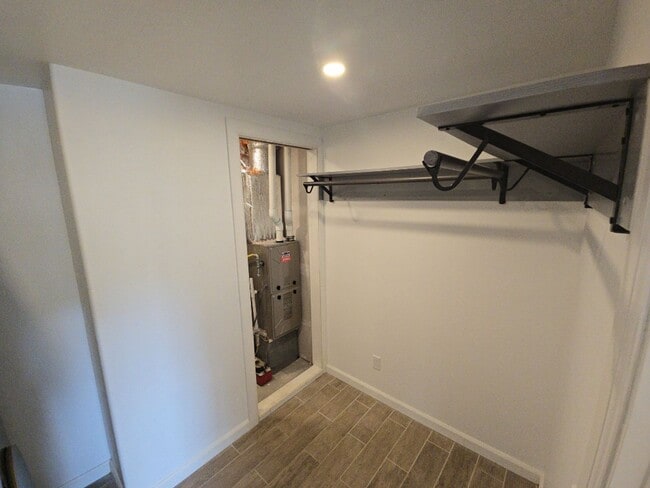 Building Photo - 1350 Hallen Dr