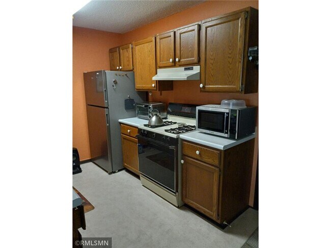 Building Photo - 1601 N Innsbruck Dr