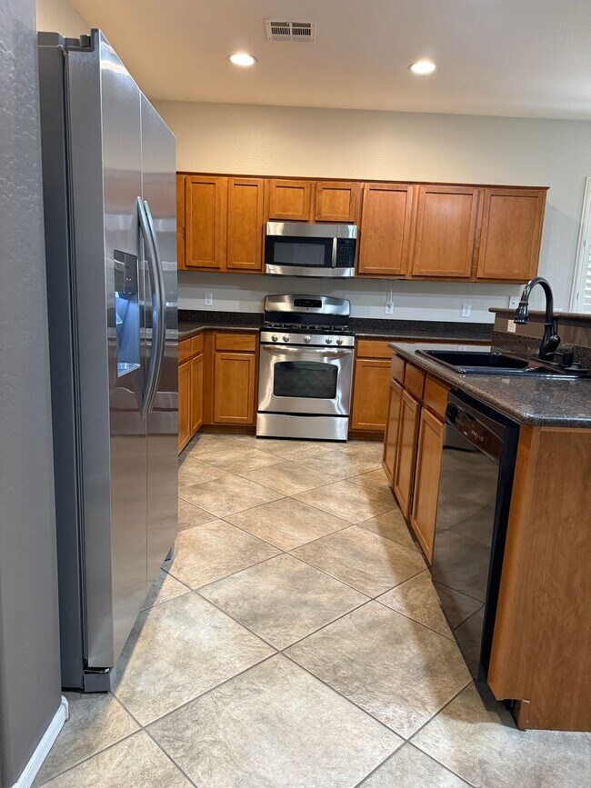 Building Photo - Beautiful 3 Bedroom + Office/Den In Highlands Ranch, Chino Valley