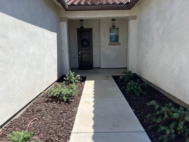 Building Photo - 2146 Kamm Ave