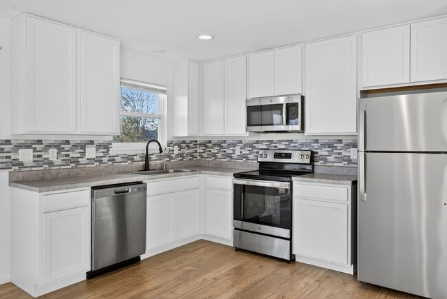 Foto del edificio - Modern 2-Bedroom Townhome