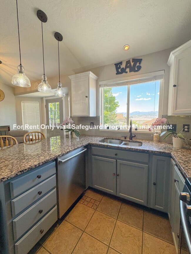 Building Photo - Wonderful Draper East Bench Home with Gorgeous Valley Views