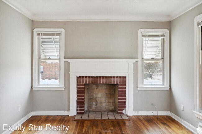 Building Photo - 3 br, 1.5 bath House - 3861 W 134th St