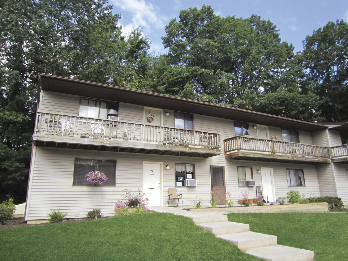 Foto principal - Pine Ridge II & Andrea Court Apartments
