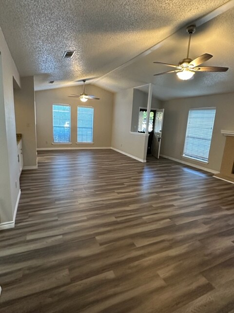 Foto del edificio - 1202 Thorpe Ln