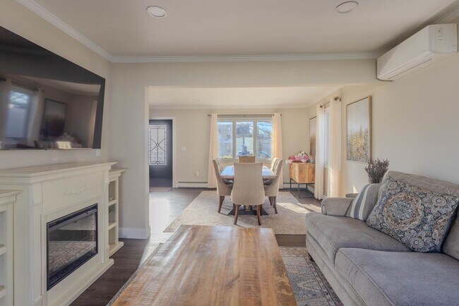 Foto del edificio - Immaculate 3 bedroom 1 Bathroom - Full House