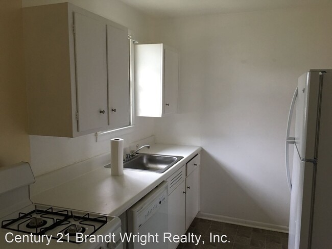 Building Photo - 3 br, 1 bath House - 1050 Avondale Road
