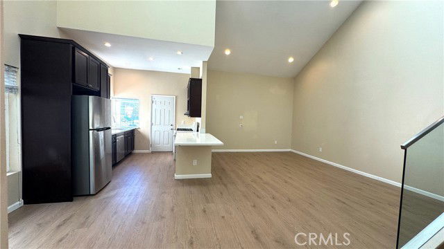 Foto del edificio - 16 Willow Tree Ln