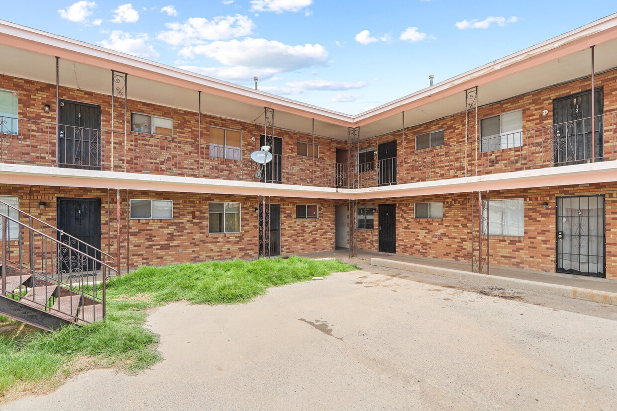 2900 Gateway Blvd E, El Paso, TX 79905 House for Rent in El Paso, TX