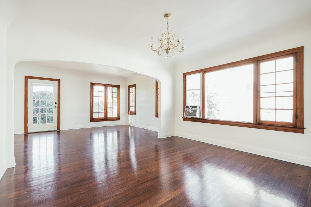 Primary Photo - 948 North Hayworth Avenue