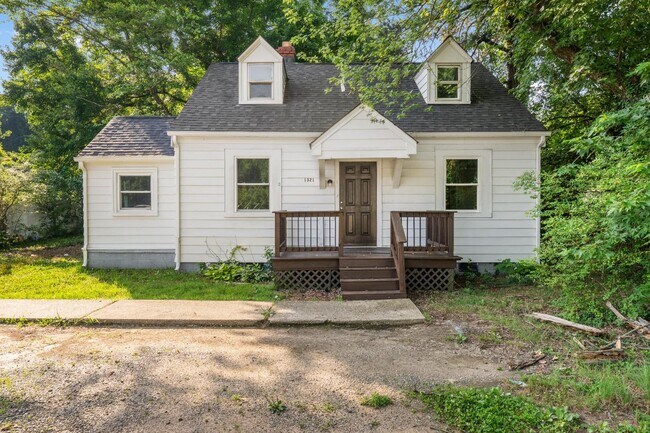 Building Photo - 2403 Flint St