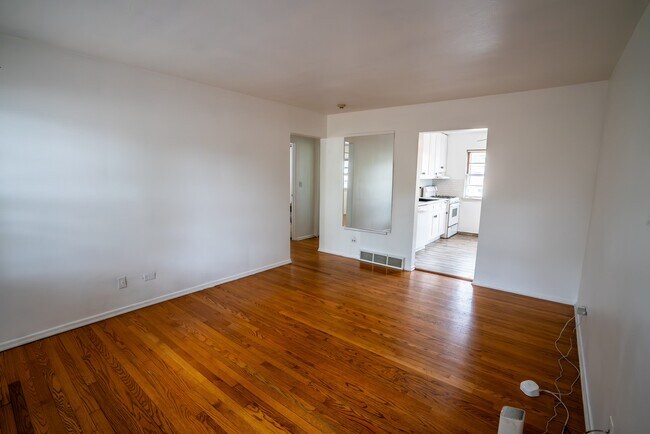 Foto del edificio - 4323 Elm St