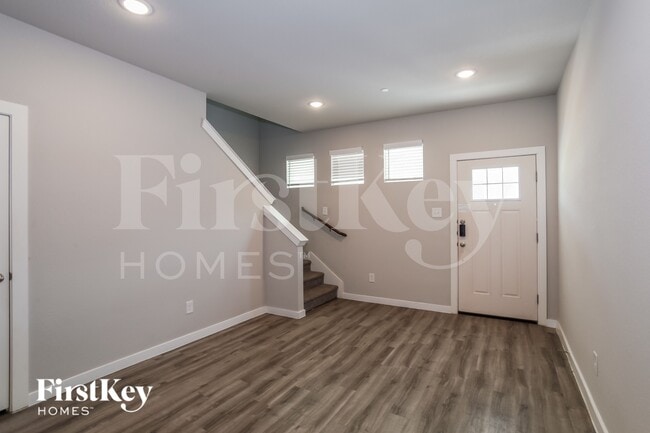 Building Photo - 613 Ava Trl
