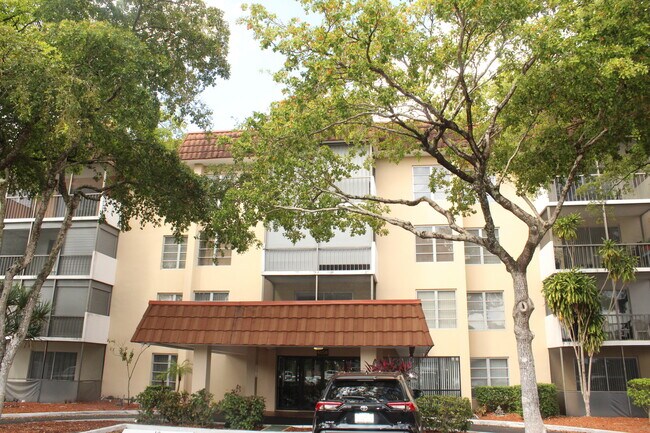 Foto del edificio - 4156 Inverrary Dr