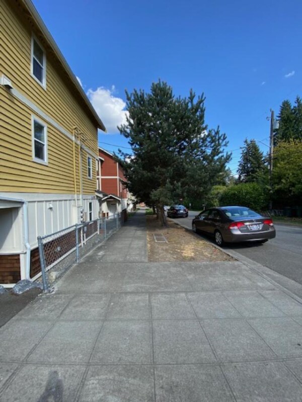 Primary Photo - 1262 N 143rd St