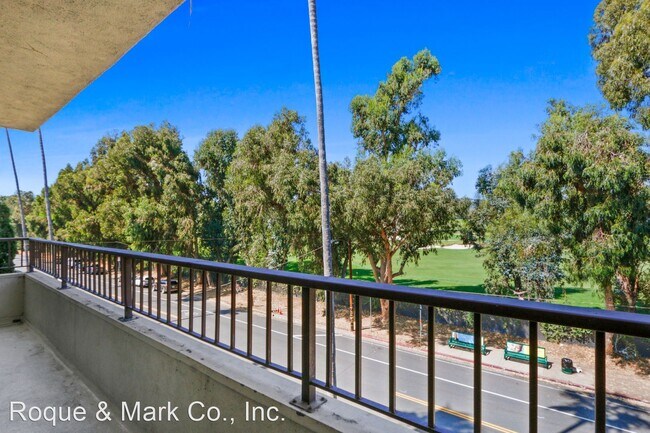 Building Photo - 2 br, 2 bath Apartment - 12258 Montana Ave...