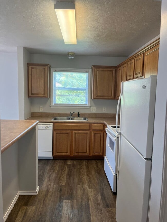 Building Photo - 1207 Westwood Dr