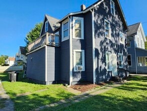 Building Photo - 2033 W 98th St