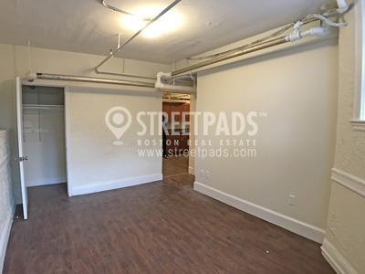 Building Photo - 1 bedroom in Boston MA 02215