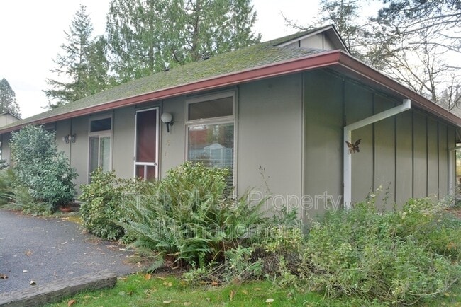Building Photo - 3635 SW 87th Ave