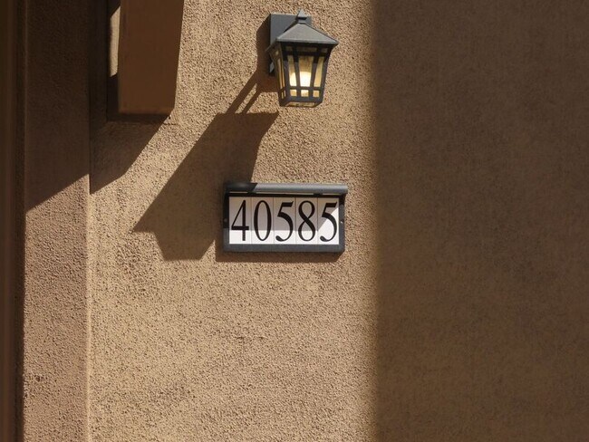 Foto del edificio - 40585 Melrose Dr