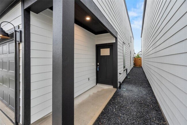 Foto del edificio - 3217 Rainwood Gate Dr