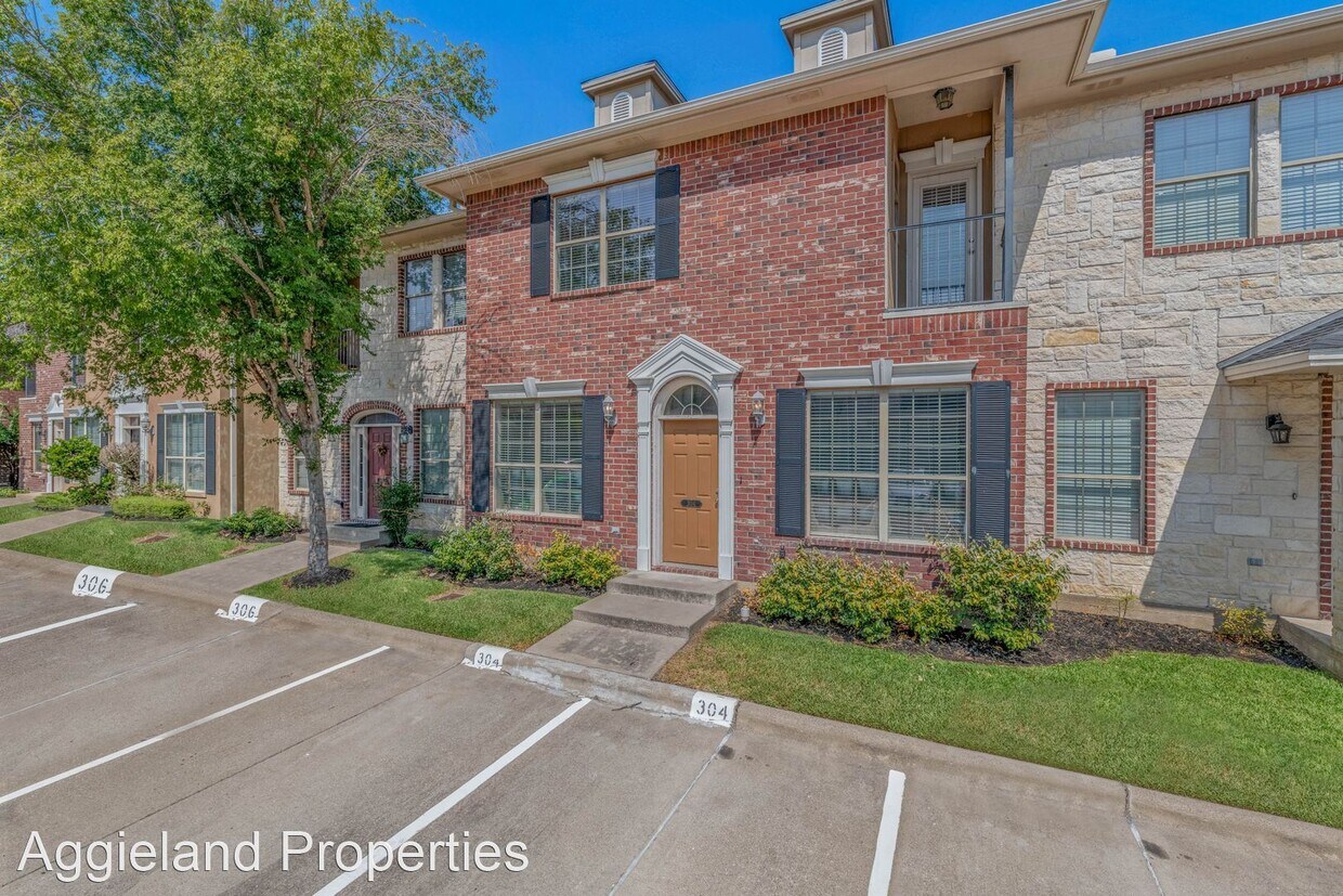 Foto principal - 4 br, 4 bath House - 304 Forest